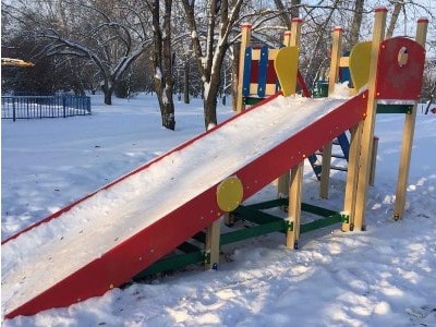 Дитячі зимові гірки